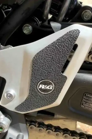 Goedkoop R&G EZBG415BL Eazi-Grip Voetstep Sticker Set Zwart Kawasaki Z650RS 22- 2-PIECE