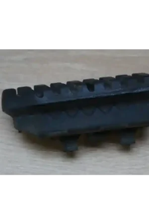 Koop Online Triumph Footrest Rubber T2085111