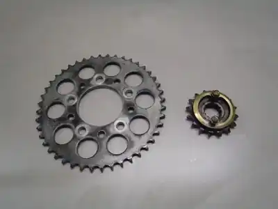 Dagaanbieding kettingwielenHONDA VF 700 F (RC23)