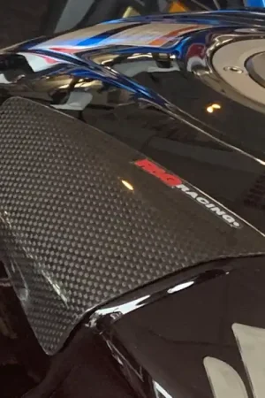 R&G - SLIDERS, TANK, CARBON, GLOSS FINISH - Geschikt voor Suzuki GSX-R1000 Flitsaanbieding